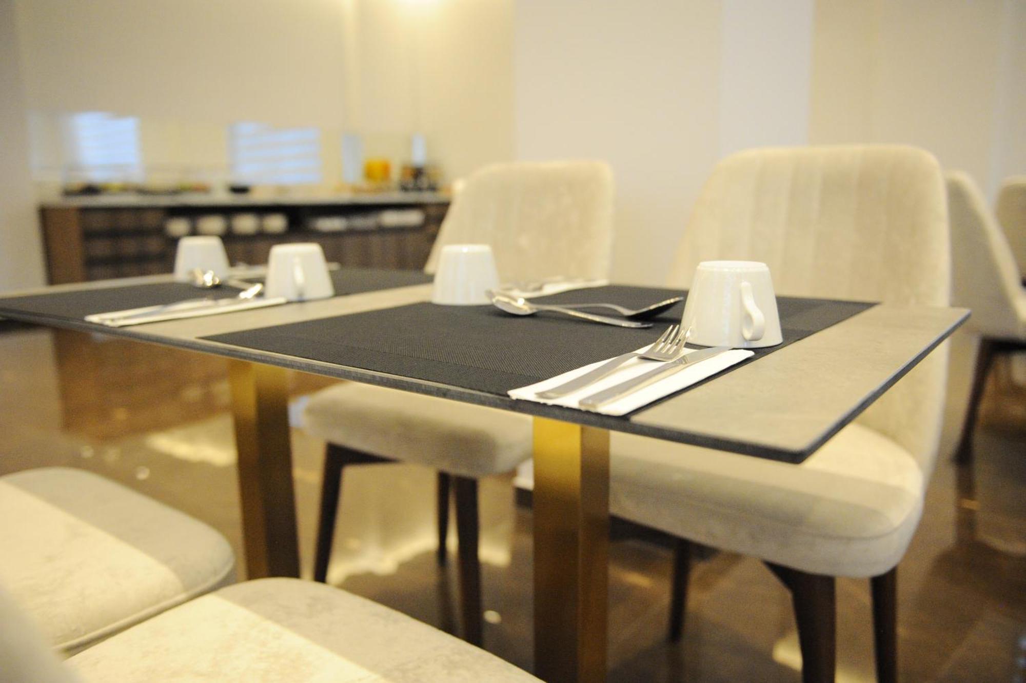 Kalasa Hotel Sarandë Esterno foto