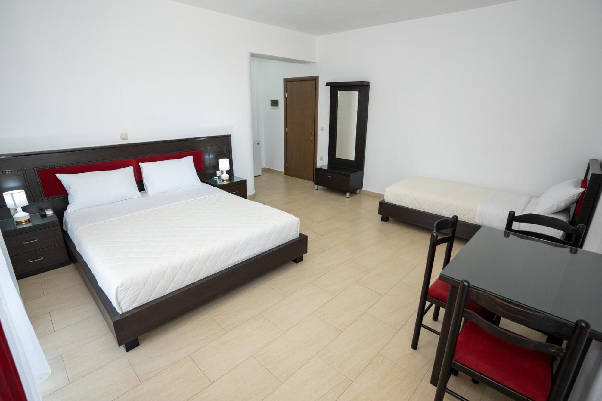 Kalasa Hotel Sarandë Esterno foto