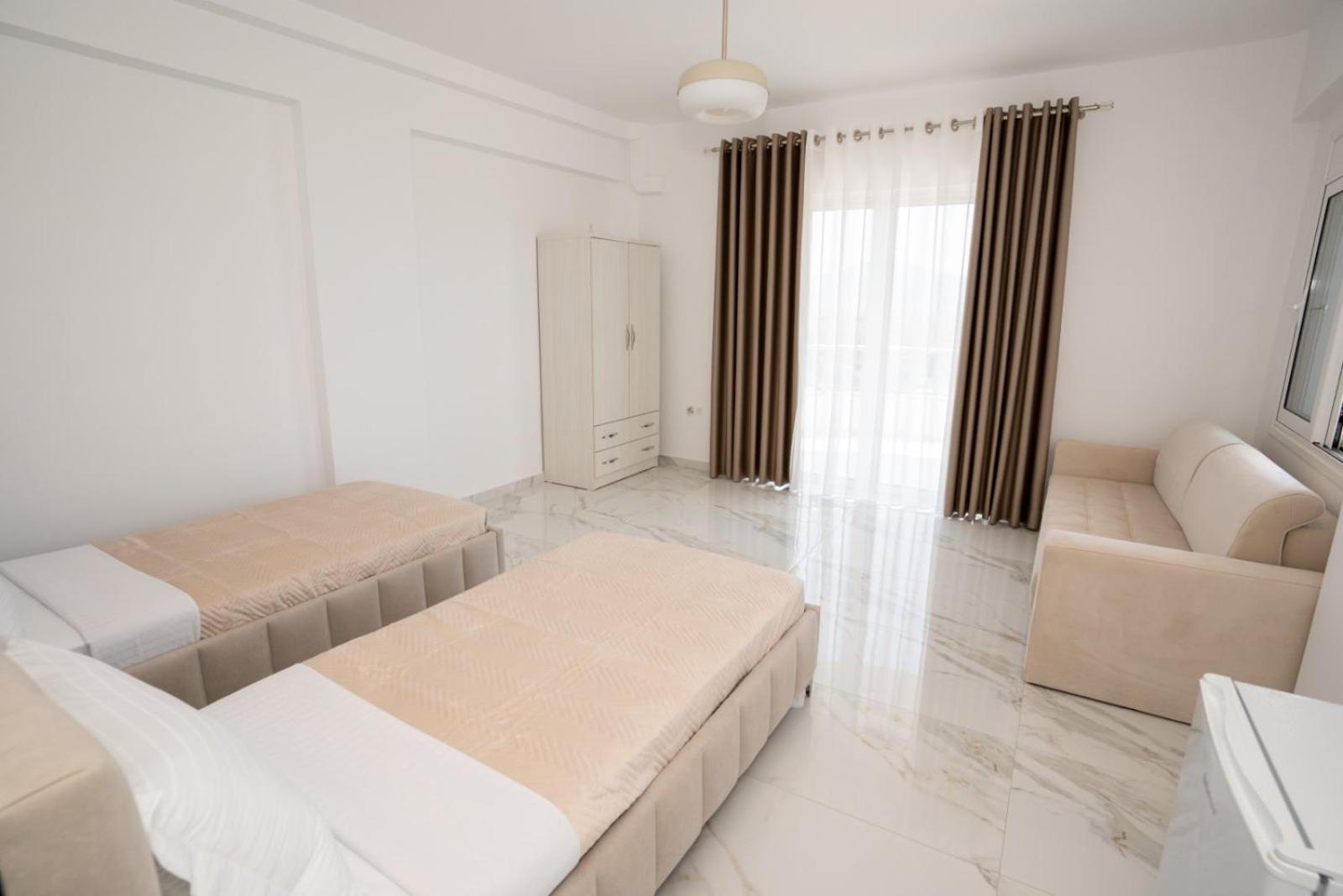 Kalasa Hotel Sarandë Esterno foto