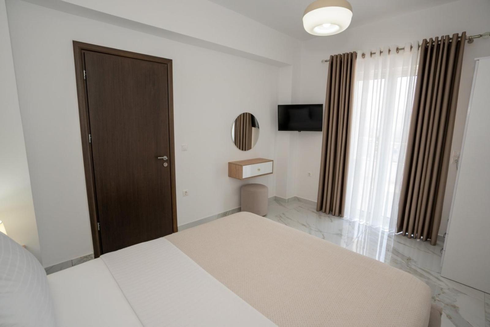 Kalasa Hotel Sarandë Esterno foto