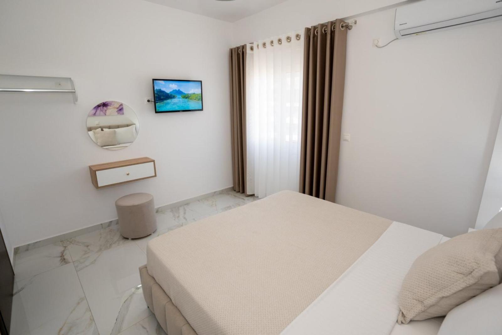 Kalasa Hotel Sarandë Esterno foto